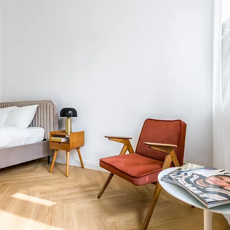Apartament Warszawski Sznyt-2