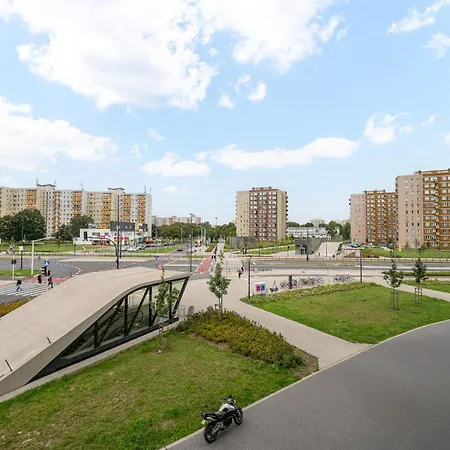 Metro Kondratowicza Spacious Apartment-3