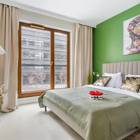 Lumina I Deluxe 2-Room Apartment With Balcony I Parking-3