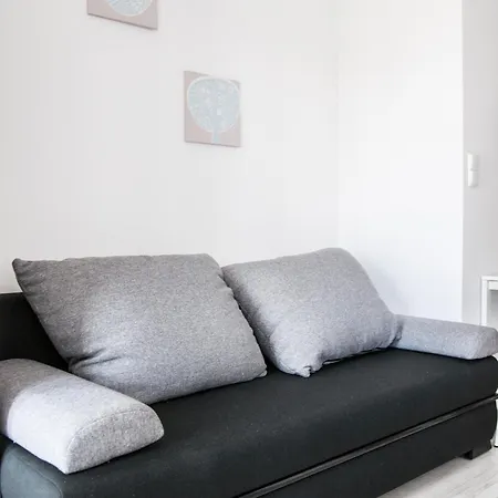 Bizapartments - Modern Flats With Parking-3