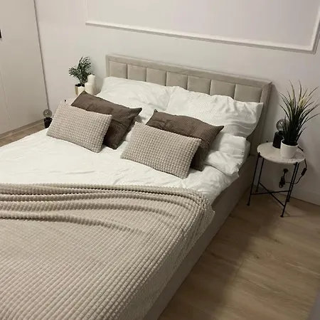 Green Airport Apartment-3