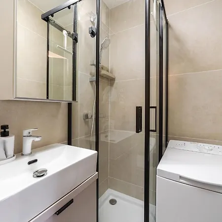 Modern Apartment In The City Center-2