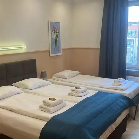Plac Zbawiciela - 2 Rooms, 4 Beds - Sleeps 6 Comfortably-3