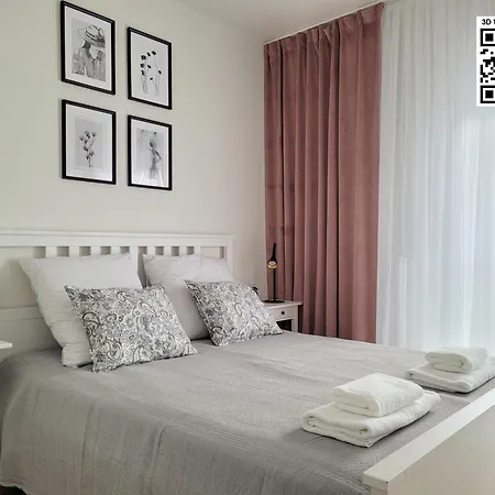 Factory Apartment In Historical Estate, Air Conditioned, Metro-2