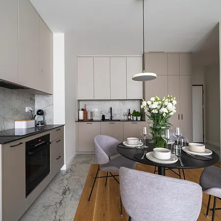 Grzybowska Luxury Apartment with Skyline View by House Expert Warsaw-2