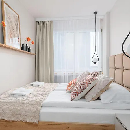 Rentplanet - Apartament Rondo Onz-2