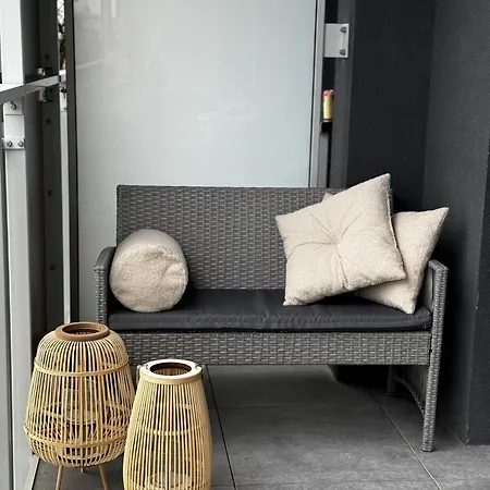 Family & Business Apartments Premium No 2 - 1 Bedroom With Private Jacuzzi, Balcony, Parking-2