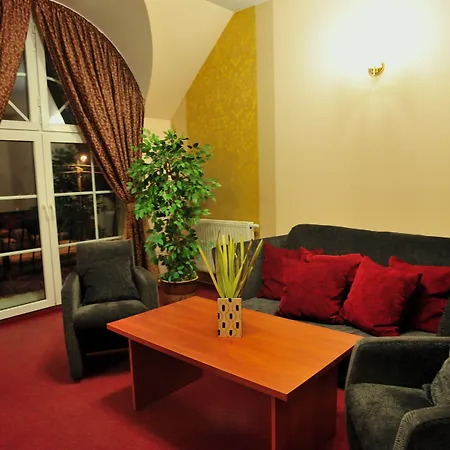 Hotel Złote Dęby-2