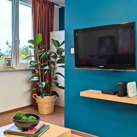 Bella Luna Luxury Suites - Warm & Modern Apt Near Old Town & Museums-2