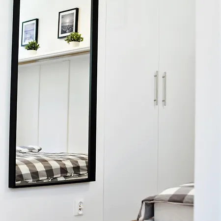 Warsaw Concierge Rondo Onz-2