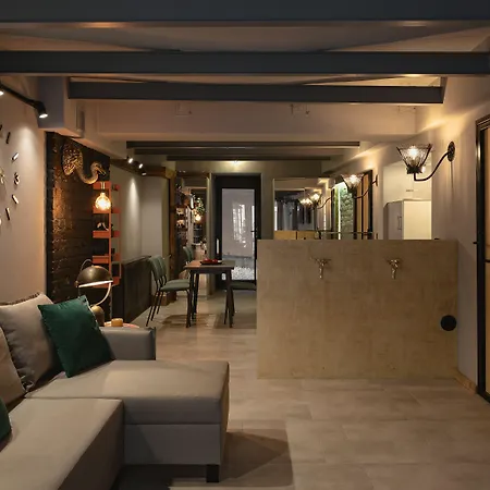 City Garage Apartment - Lwowska 9-2