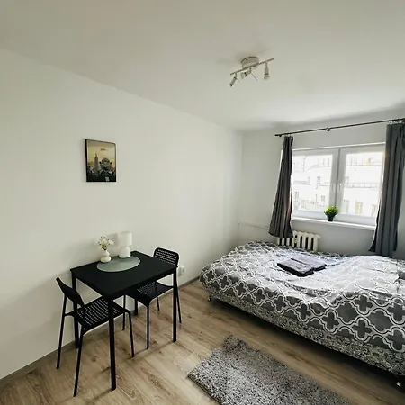 Wola Ratusz Rooms-3