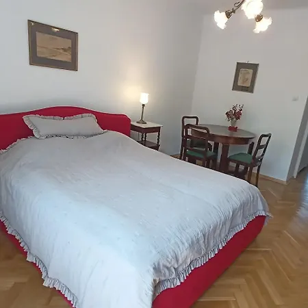 Warsaw Day 1 - Room In The City Center-2