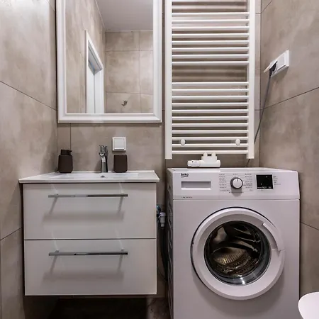 City Center Apartments - Metro 250M - Old Town - Private Underground Parking-3
