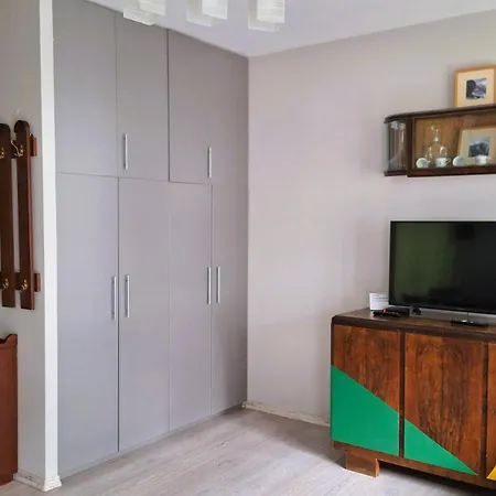 Green Wilanow Apartment With Free Parking-2