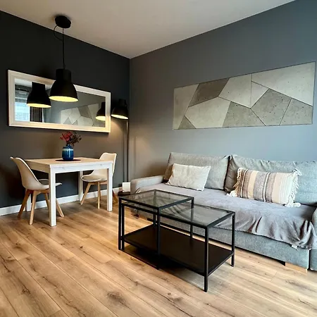 Close To Chopin Airport, Moduo Cybernetyki, Free Parking By Cosmo Spirit-2