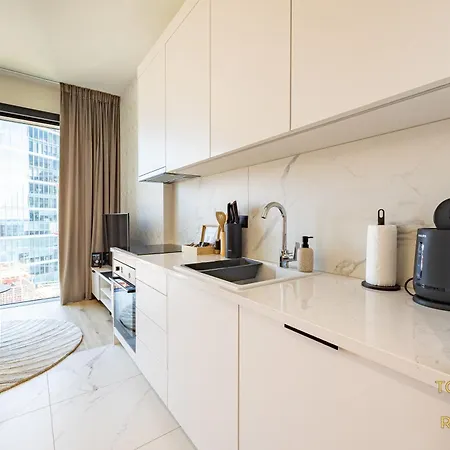 Towarowa Towers Residences-2