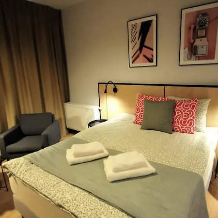 Bk Aparthotel Praga - National Stadium - Comfortable Apartment For 4 People-3