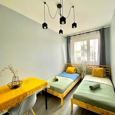 Centre Airport Boutique Designer Bath, 3-4 Days Best Offer, Kitchen, Balkony, Aircon-3