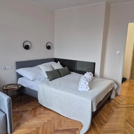 Smart Studio 5 min Walk to Central Station Złote Tarasy-2