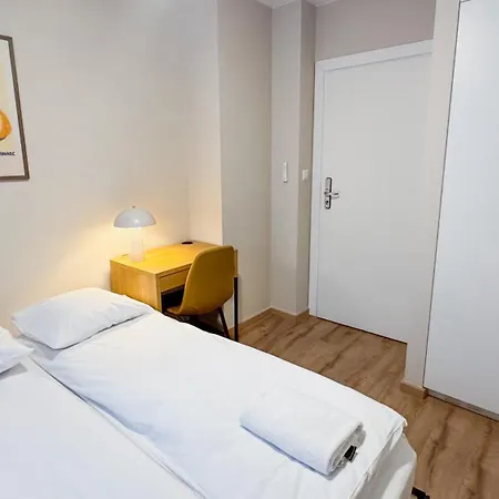 Warsaw City Haven Private Rooms-3