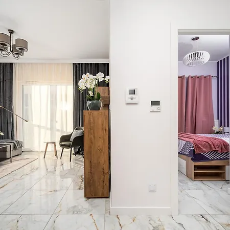 Prymasa Tysiaclecia 83A Separate Bedroom Free Garage By Perfect Apart 634 & 635-3