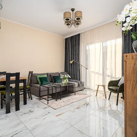 Prymasa Tysiaclecia 83A Separate Bedroom Free Garage By Perfect Apart 634 & 635-2