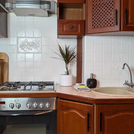 Bella Luna Luxury Suites - Chic Old Town Warsaw Apartment-2