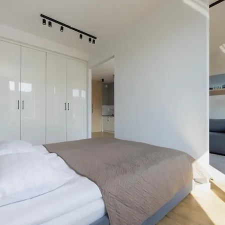 Wola Pet-friendly Apartments with AC Sławińska by Noclegi Renters-2