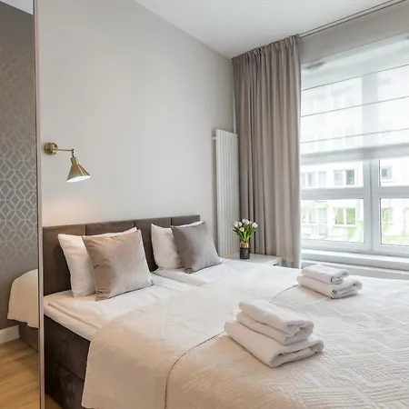 Golden Apartments Warsaw - Luxury Building, Rooftop Terrace, Sienna-3