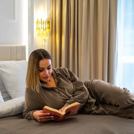 Urban Chic - Luxury Stay At Mennica Residence Warsaw-2