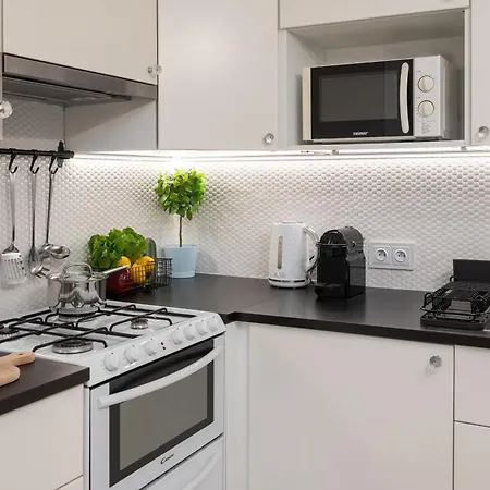 New Metropolis 2-Bedroom Suite 900M To Central Station With Air-Conditioning-2
