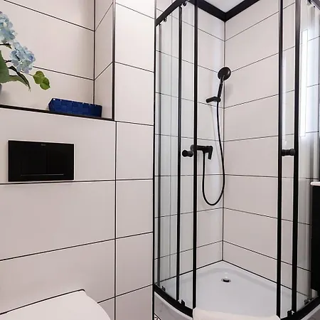 Unit Rooms Warszawa By Metro Rondo Onz Short Rent Idealne Pokoje Na Nocleg W Warszawie-2