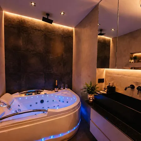 Jacuzzi & Sauna Apartament Warszawa Mokotow-2