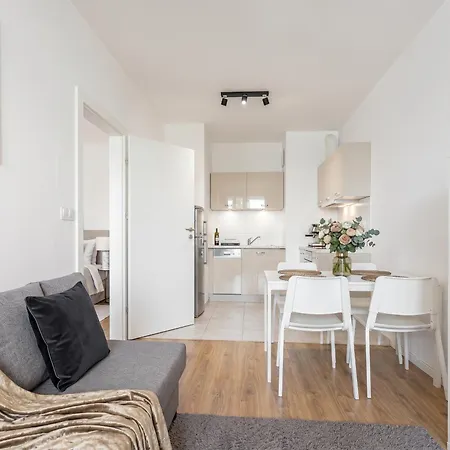 Urban Chic - Premium City-Center Stay On Pereca Street-3