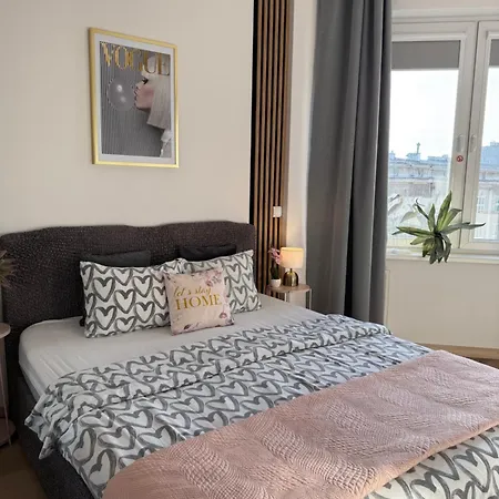 Exclusive Apartments Smolna-2