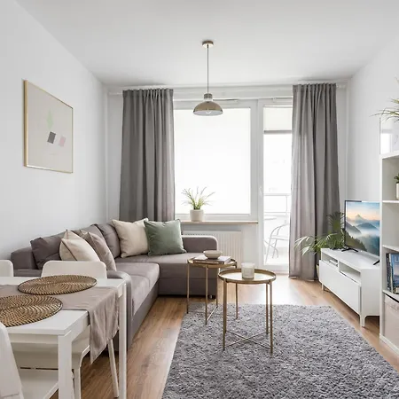 Golden Apartments Warsaw - Stylish & Sunny - Pereca Residence, City Center-2