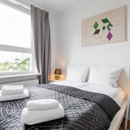 Golden Apartments Warsaw - Stylish & Sunny - Pereca Residence, City Center-2