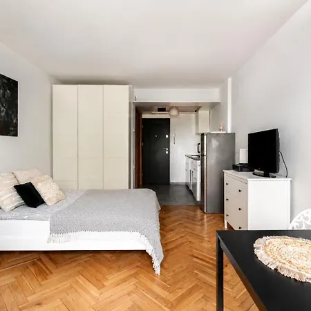 Piotrapartments - Central Warsaw - Swietokrzyska - Walk To Metro & Center-2