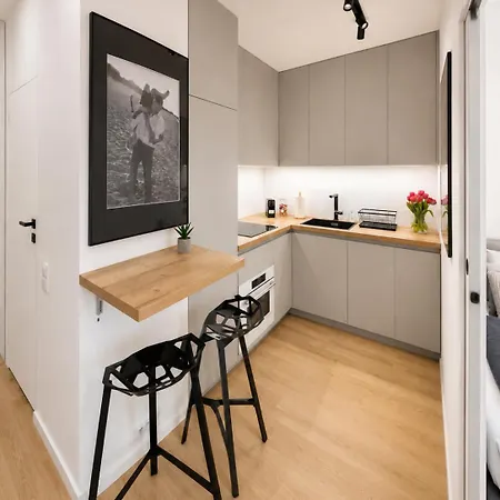 Apartament 4 Bed 2 Room Warsaw-3