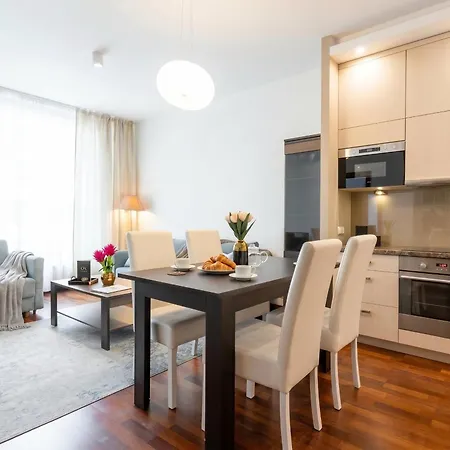 Golden Apartments Warsaw - Bright & Stylish, Stawki Street-2