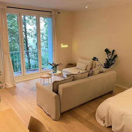 Cozy Studio Flat in Saska Kępa-2