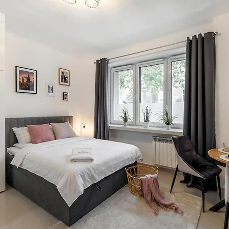 Golden Apartments Warsaw-Cozy Studio-Old Town&Orla-2
