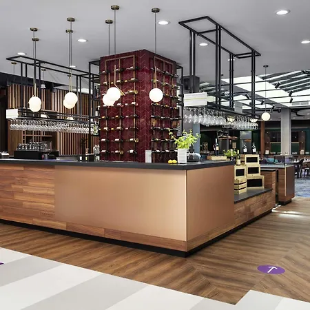 Mercure Warszawa Ursus Station-3