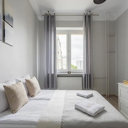 Golden Apartments Warsaw - Comfortable 2-Bedroom in City Center, Marszałkowska-2