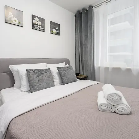 Lumina I 2Br Apartment Near The City Center I Parking I Balcony-3