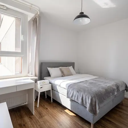 Panorama Apartment - Rondo Onz - Luxury Warsaw Stays - 2 Bedrooms - Pereca Street-3