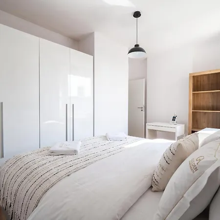 Panorama Apartment - Rondo Onz - Luxury Warsaw Stays - 2 Bedrooms - Pereca Street-2