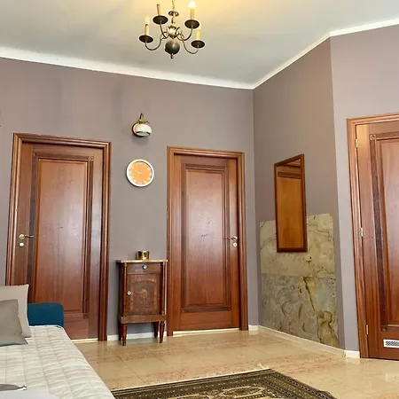 Barbican Heritage Apartment In The Heart Of Old Town 2 Bedrooms-3