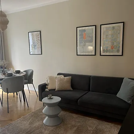 Luna Apartment-2